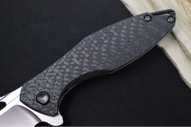 Koenig Arius - Standard With Black Carbon Fiber - Stonewashed Blade with Polished Flats - Black DLC Hardware & Spacer (Gen 4)