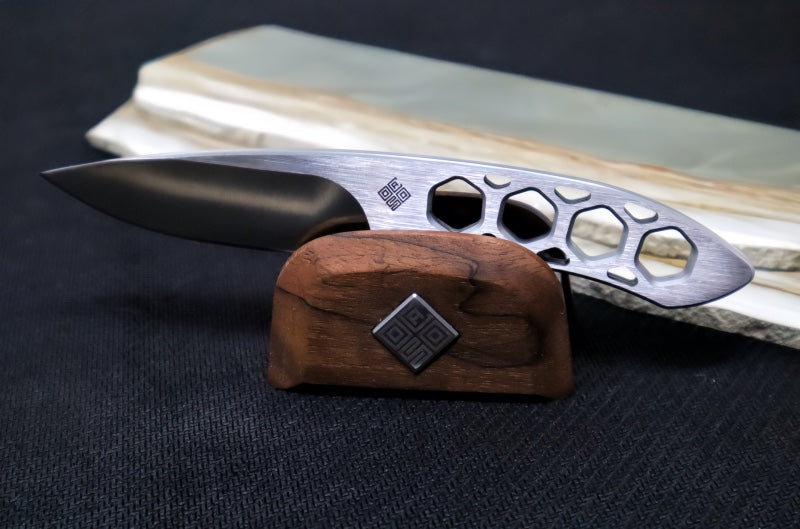 Ocaso Knives Duo Desk Knife - Japanese 420J2 Stainless Steel / Satin Finish / Walnut and Stainless Steel Stand - Northwest Knives