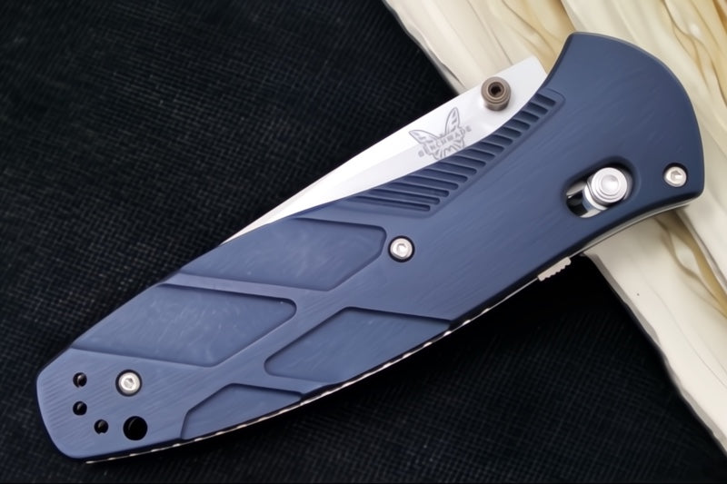 Benchmade 581-03 Barrage Assisted Open - Drop Point Blade / CPM-S30V Steel / Blue Canyon Richlite Handle