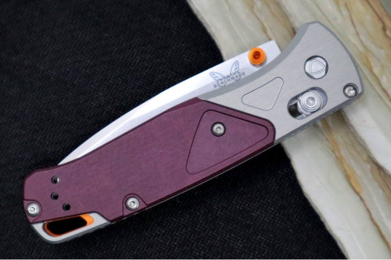 Benchmade 535-09 Bugout - CPM-S90V Steel / Drop Point Blade / Stonewashed Finish / Grey Aluminum & Red Richlite Handle