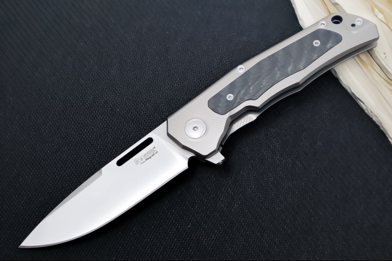 Lionsteel Q4ttro Flipper - Drop Point Blade / CPM-Magnacut Steel / Titanium Handle with Fat Carbon Fiber Inlays / Blue Anodized Clip Q4 GY