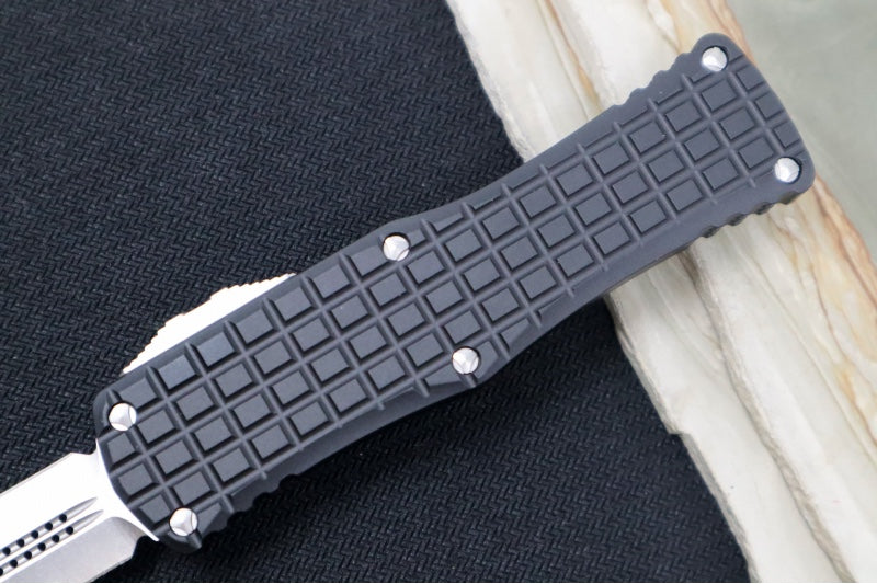 Microtech Hera Signature Series OTF - Stonewashed Finish / Dagger Blade / Black Aluminum Handle with Frag Pattern 702-10FRS