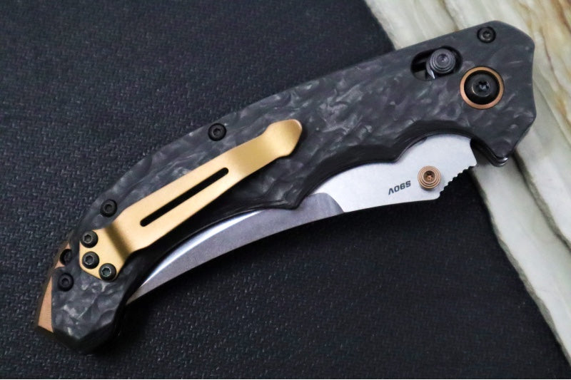 Benchmade Mini Bedlam 865-02 - CPM-S90V Steel / Satin Scimitar Blade / Marbled Carbon Fiber Handles