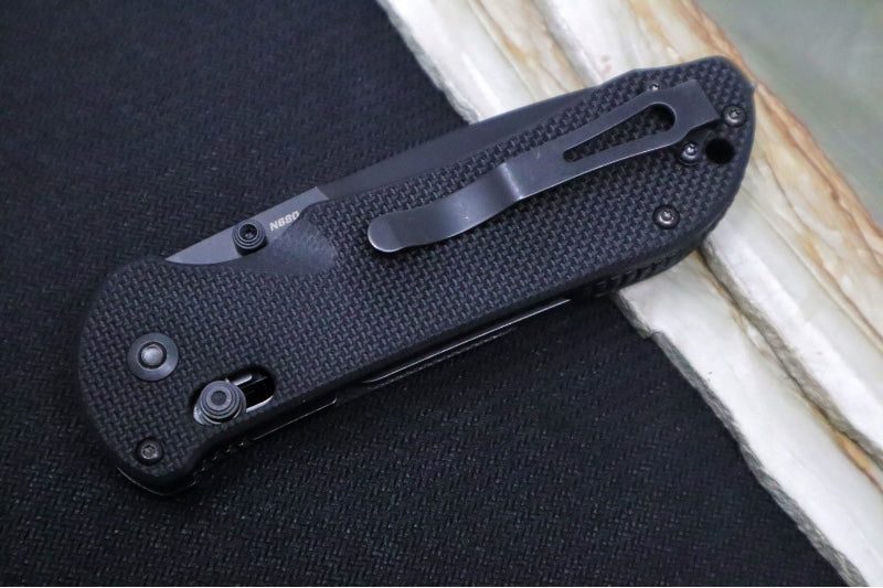 Benchmade 916SBK Triage - Black Partial Serrate / Black Handle