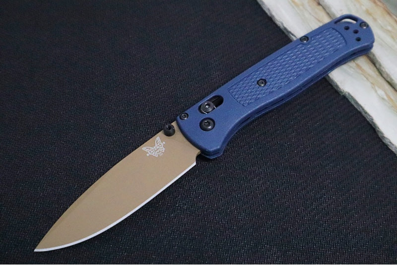 Benchmade 535FE-05 Bugout - CPM-S30V Steel / Drop Point Blade / FDE Finish / Textured Crater Blue Grivory Handle - Northwest Knives
