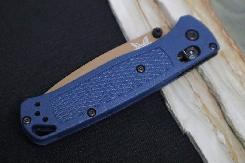Benchmade 535FE-05 Bugout - CPM-S30V Steel / Drop Point Blade / FDE Finish / Textured Crater Blue Grivory Handle - Northwest Knives