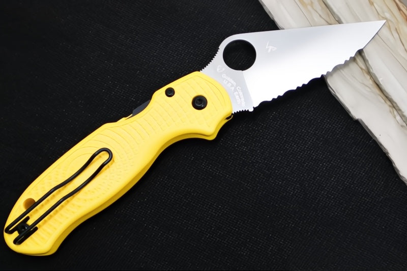 Spyderco Paramilitary 3 Lightweight Salt - Yellow FRN / Satin Finish / Drop Point with Full Serrations / CPM-Magancut Steel C223SYL