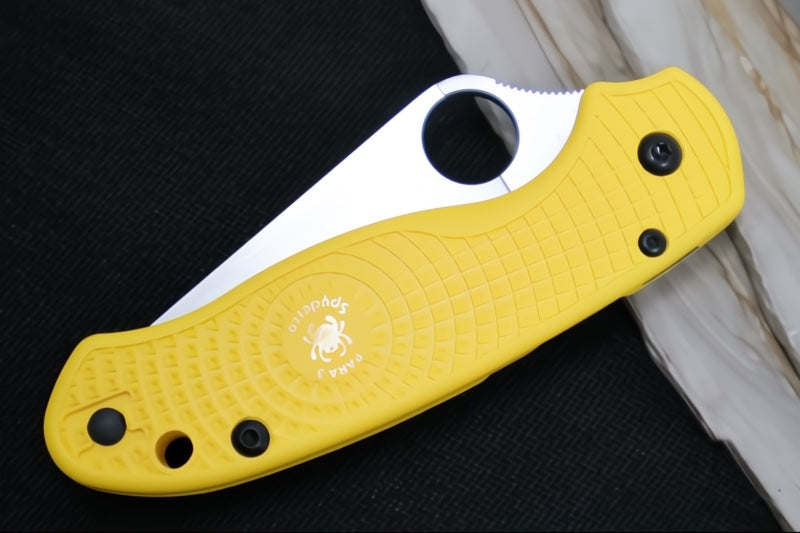 Spyderco Paramilitary 3 Lightweight Salt - Yellow FRN / Satin Finish / Drop Point with Full Serrations / CPM-Magancut Steel C223SYL