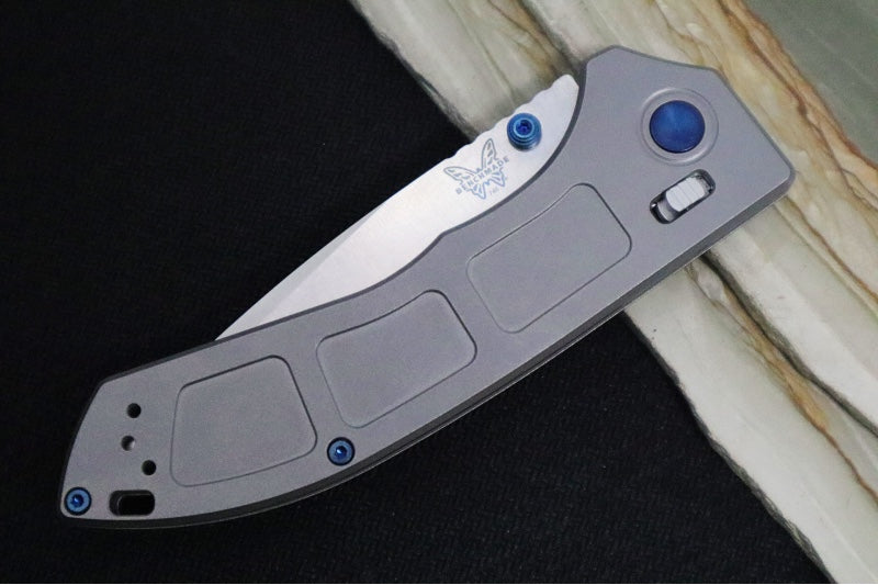 Benchmade 748 Narrows - Titanium Handle / M390 Steel / Drop Point Blade / Sapphire Blue PVD Coated Hardware