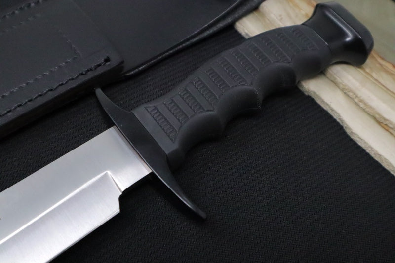 Muela Knives 95-221 Fixed Blade - Black Polymer Handle / X50CrMoV15 Stainless Blade / Leather Sheath