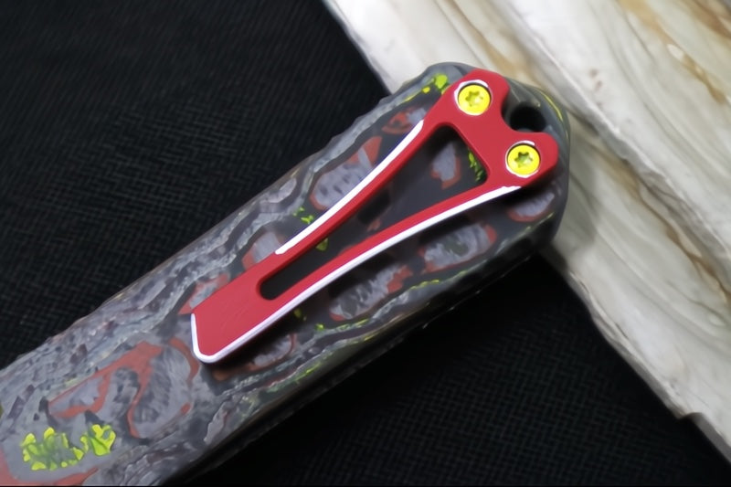 Heretic Knives Manticore-X Bounty Hunter OTF - Bounty Hunter Green Aluminum with CamoCarbon Top / Dagger Blade / CPM-Magnacut Steel / Green Cel Shade Bounty Hunter Blade Finish H032-CSG-BOUNTY