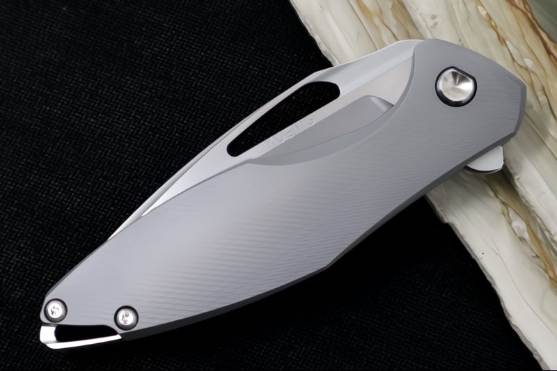 Koenig Arius - Standard with Corda Patterned Handle - Burnished Blade with Polished Flats - Silver Spacer (Gen 4)