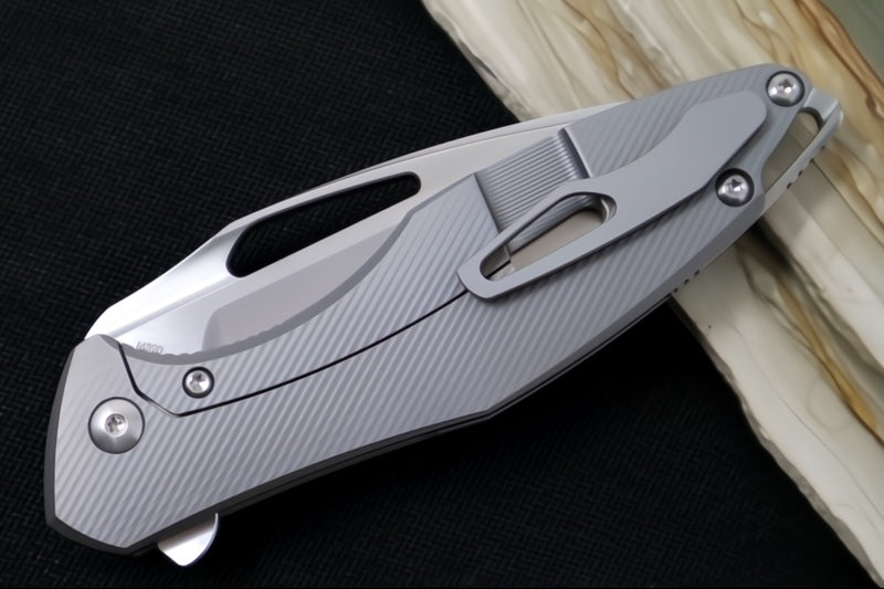 Koenig Arius - Standard with Corda Patterned Handle - Burnished Blade with Polished Flats - Silver Spacer (Gen 4)