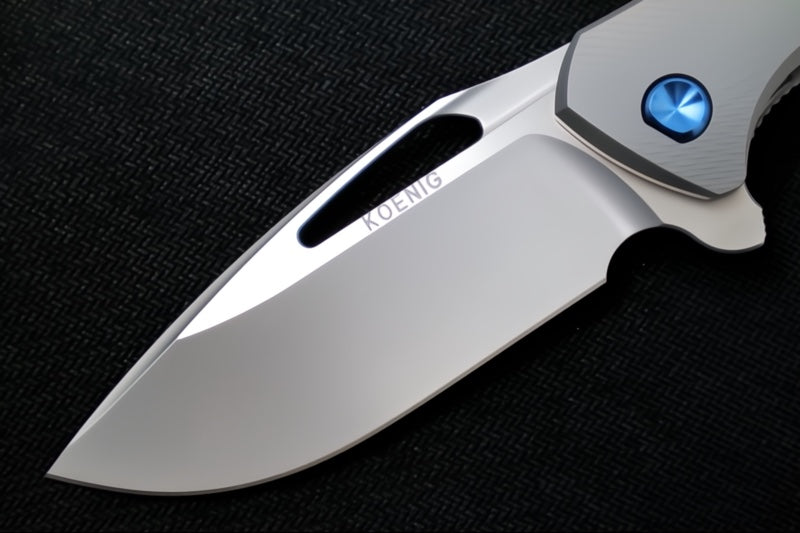 Koenig Arius - Standard with Corda Patterned Handle - Burnished Blade with Polished Flats - Blue Spacer & Hardware (Gen 4) - Northwest Knives