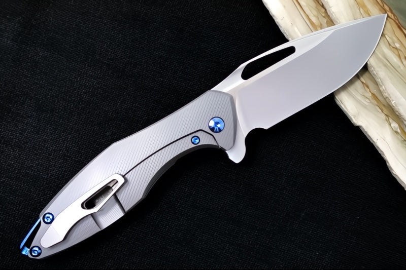 Koenig Arius - Standard with Corda Patterned Handle - Burnished Blade with Polished Flats - Blue Spacer & Hardware (Gen 4) - Northwest Knives