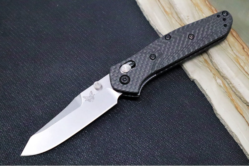 Benchmade 945-2 Mini Osborne - Satin Reverse Tanto Blade / CPM-S90V / Black Carbon Fiber Handle & Blue Anodized Accents