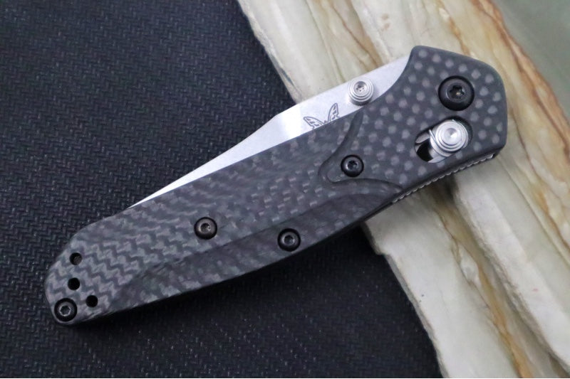 Benchmade 945-2 Mini Osborne - Satin Reverse Tanto Blade / CPM-S90V / Black Carbon Fiber Handle & Blue Anodized Accents