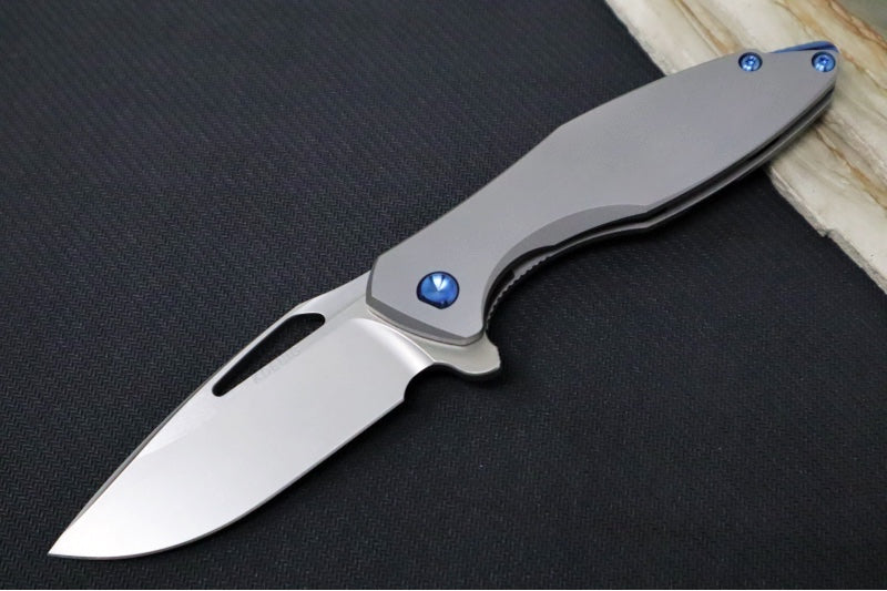Koenig Arius - Standard Smooth Titanium Handle - Burnished Blade with Polished Flats - Blue Spacer & Hardware - Blasted Clip (Gen 4) AR11111221