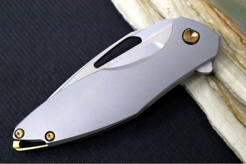 Koenig Arius - Standard Smooth Titanium Handle - Burnished Blade with Polished Flats - Bronzed Spacer & Hardware - Blasted Clip (Gen 4) AR11111331 - Northwest Knives