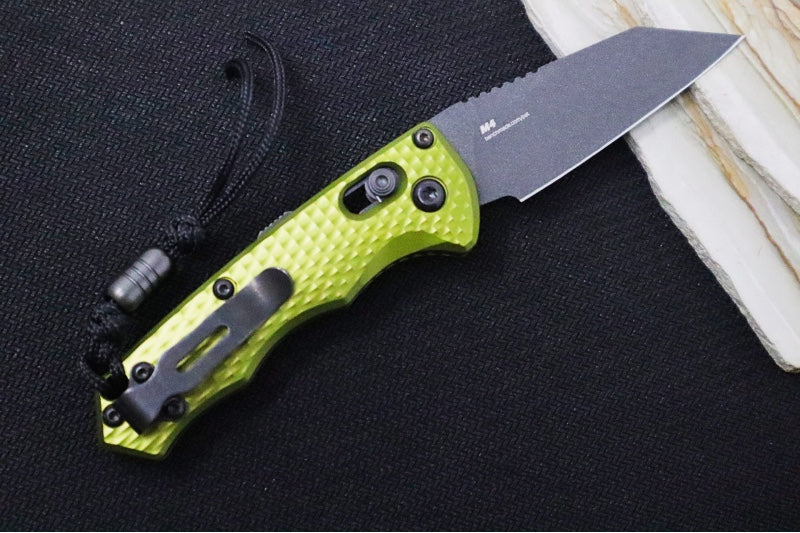 Benchmade 2900BK-2 Full Immunity Auto - Cobalt Black Cerakote Finish  / CPM-M4 Steel / Wharncliffe Blade / Woodland Green Anodized Aluminum Handle