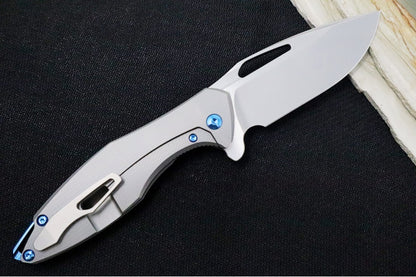 Koenig Arius - Standard with Corda Patterned Handle - Stonewashed Blade with Polished Flats - Blue Spacer (Gen 4)