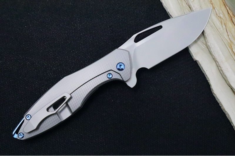 Koenig Mini Arius - Standard with Corda Patterned Handle - Stonewashed Blade with Polished Flats - Blue Spacer & Hardware (Gen 1) - Northwest Knives