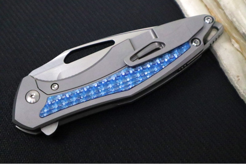 Koenig Arius - Raised Blue Twill Inlays & Titanium Handle - Brightwashed Blade with Polished Flats - Silver Spacer & Hardware - Stonewashed Clip (Gen 4) AR12733177.BT