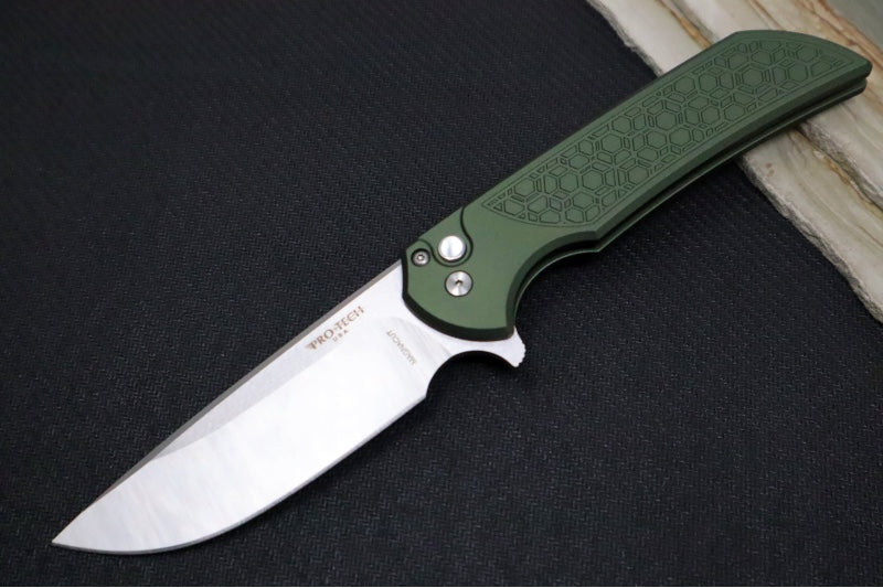 Pro Tech Mordax Blade Show Exclusive- Drop Point / Machine Satin Finish / Green Anodized Aluminum Handle with a "Honeycomb" Pattern / White Pearl Button BSW25.Mordax.1