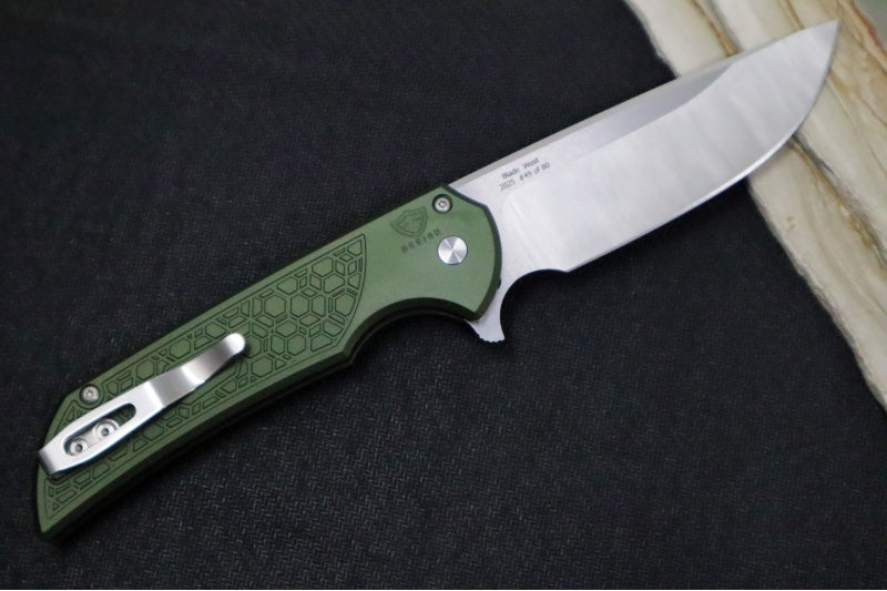 Pro Tech Mordax Blade Show Exclusive- Drop Point / Machine Satin Finish / Green Anodized Aluminum Handle with a "Honeycomb" Pattern / White Pearl Button BSW25.Mordax.1
