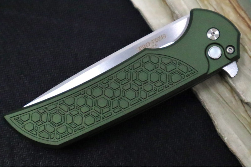Pro Tech Mordax Blade Show Exclusive- Drop Point / Machine Satin Finish / Green Anodized Aluminum Handle with a "Honeycomb" Pattern / White Pearl Button BSW25.Mordax.1