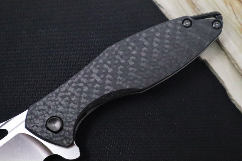 Koenig Arius - Standard With Black Carbon Fiber - Stonewashed Blade with Polished Flats - Black DLC Hardware & Spacer (Gen 4) - Northwest Knives