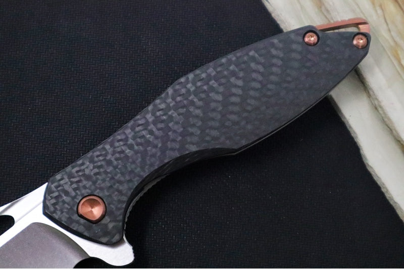 Koenig Arius - Standard With Black Carbon Fiber - Stonewashed Blade with Polished Flats - Rose Gold DLC Hardware & Spacer (Gen 4) - Northwest Knives