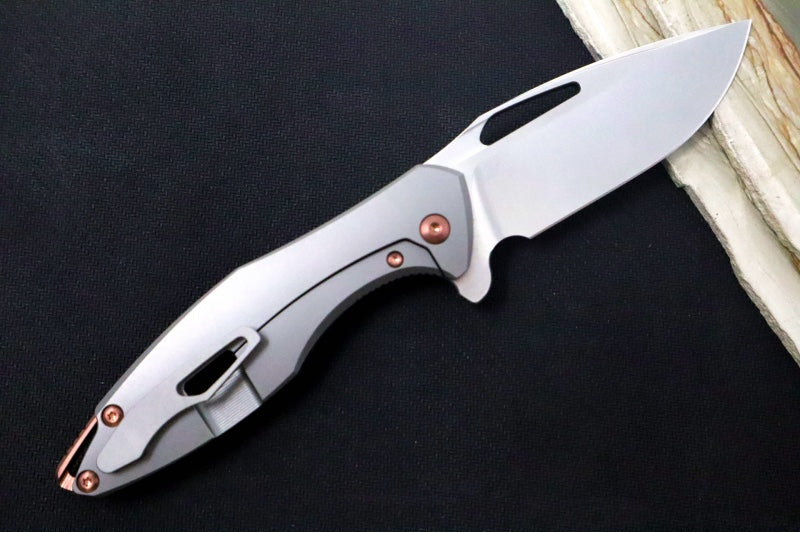 Koenig Arius - Standard With Black Carbon Fiber - Stonewashed Blade with Polished Flats - Rose Gold DLC Hardware & Spacer (Gen 4) - Northwest Knives