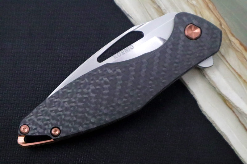 Koenig Arius - Standard With Black Carbon Fiber - Stonewashed Blade with Polished Flats - Rose Gold DLC Hardware & Spacer (Gen 4) - Northwest Knives