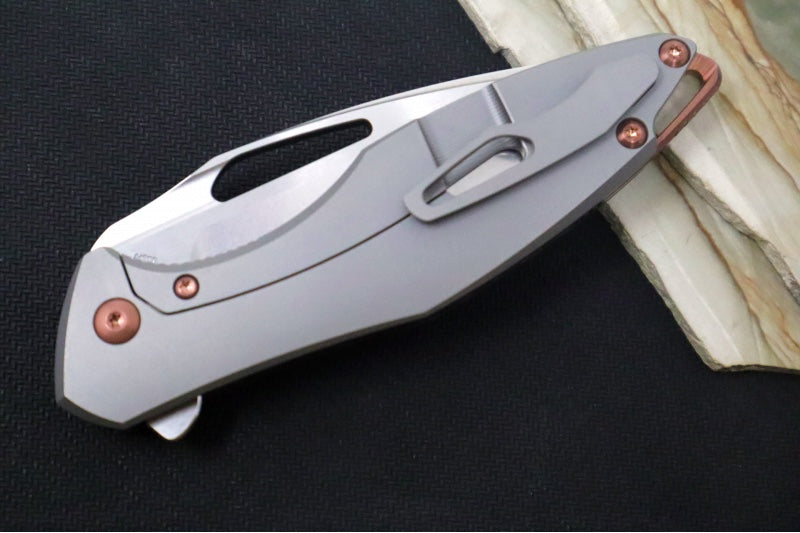 Koenig Arius - Standard With Black Carbon Fiber - Stonewashed Blade with Polished Flats - Rose Gold DLC Hardware & Spacer (Gen 4) - Northwest Knives