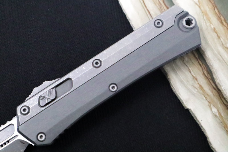 Microtech Glykon OTF - Bayonet Blade / Apocalyptic Finish / Nickel Boron Internals / Natural Aluminum & Titanium Handle Scales 184-10APNC