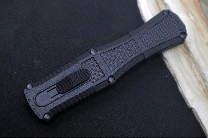 Benchmade 3370SGY Claymore OTF - Dagger Blade with Serrates / CPM-D2 Steel / Smoke Gray PVD Coating / Black Polymer Handle