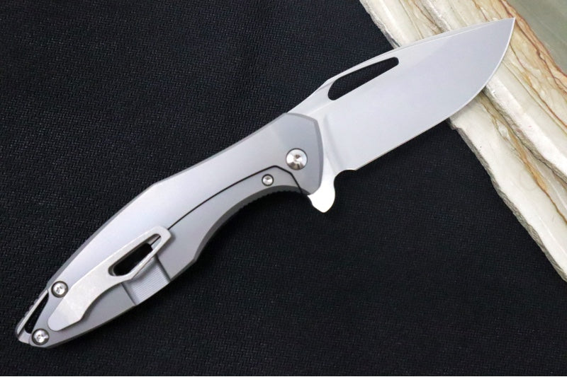 Koenig Arius - Standard With Black Carbon Fiber - Stonewashed Blade with Polished Flats (Gen 4) - Northwest Knives