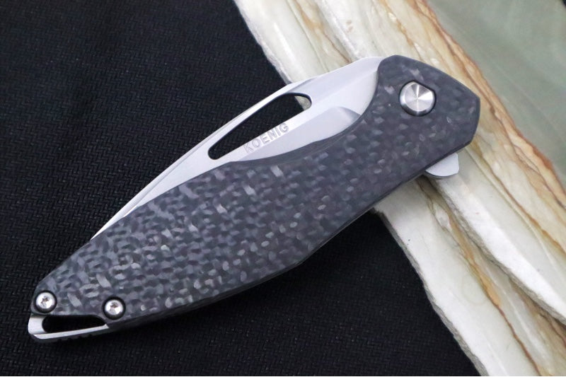 Koenig Arius - Standard With Black Carbon Fiber - Stonewashed Blade with Polished Flats (Gen 4) - Northwest Knives