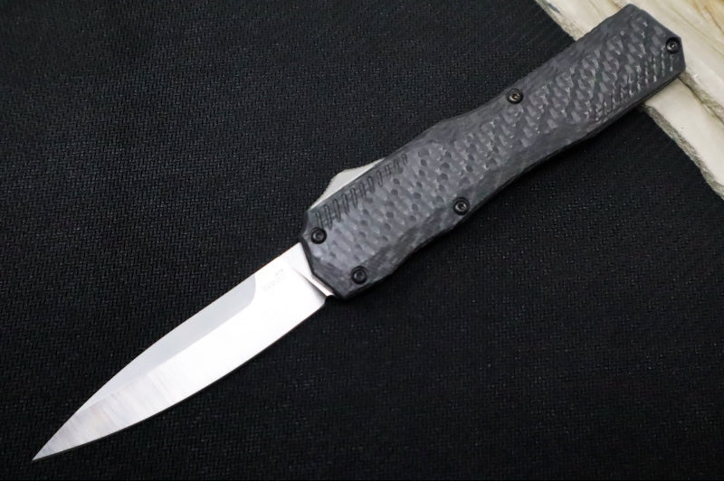Kershaw 9000CF Livewire OTF - Black Anodized Aluminum & Carbon Fiber Handle / CPM-Magnacut / Spearpoint Blade / Satin Finish