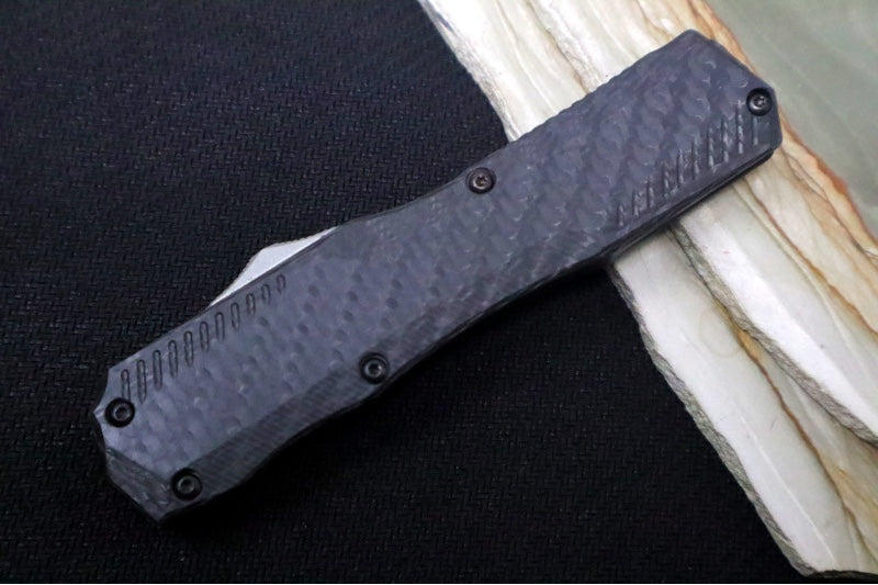 Kershaw 9000CF Livewire OTF - Black Anodized Aluminum & Carbon Fiber Handle / CPM-Magnacut / Spearpoint Blade / Satin Finish