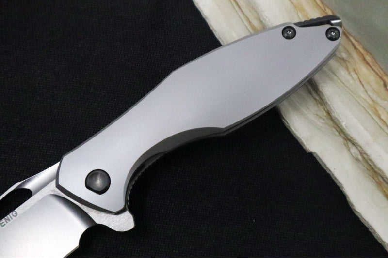 Koenig Arius - Standard with Smooth Titanium Handle / Brightwashed DLC M390 Blade & Polished Flats / DLC Hardware & Clip & Spacer Hardware (Gen 4)