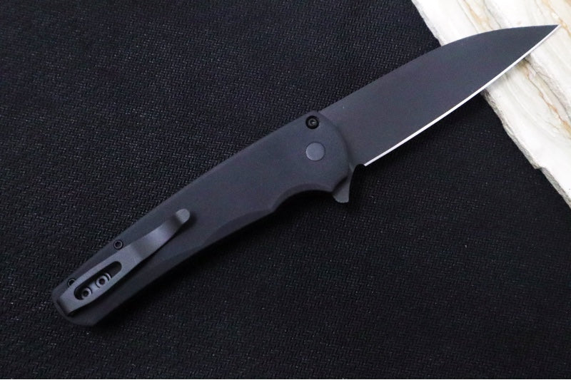Pro Tech Malibu - Black Anodized Aluminum Handle / Black DLC finish / Wharncliffe Blade / CPM-Magnacut 5303