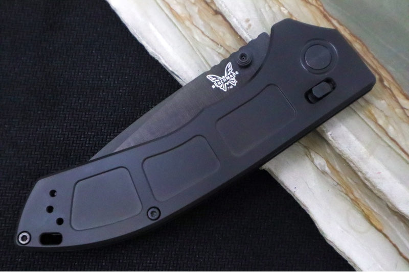 Benchmade 748BK-01 Narrows - Black DLC Titanium Handle / M390 Steel / Black DLC Drop Point Blade / Black DLC Hardware