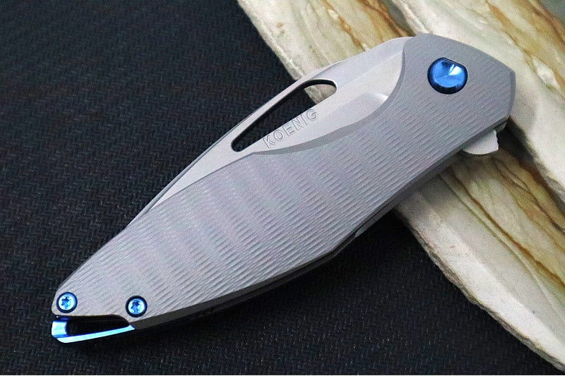Koenig Mini Arius - Standard with Plexa Patterned Handle - Burnished Blade with Polished Flats - Blue Spacer & Hardware (Gen 1) - Northwest Knives