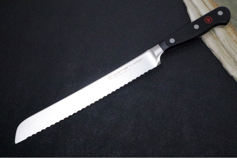 Wusthof Classic - 8" Bread Knife - Fully forged German stainless steel (X50 CrMoV 15) - Made in Solingen, Germany