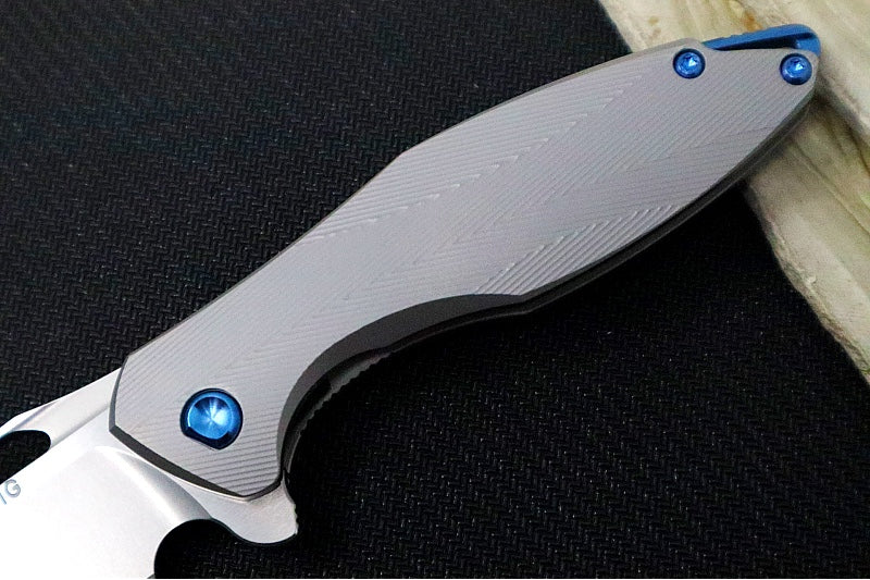 Koenig Mini Arius - Standard with Patterned Handle - Burnished Blade with Polished Flats - Blue Spacer & Blue Hardware (Gen 1) - Northwest Knives