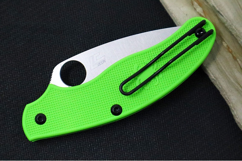 Spyderco UK Penknife Salt - Green FRN Handle / Leaf Shaped Blade with Serrations / LC200N Steel C94SGR - Northwest Knives