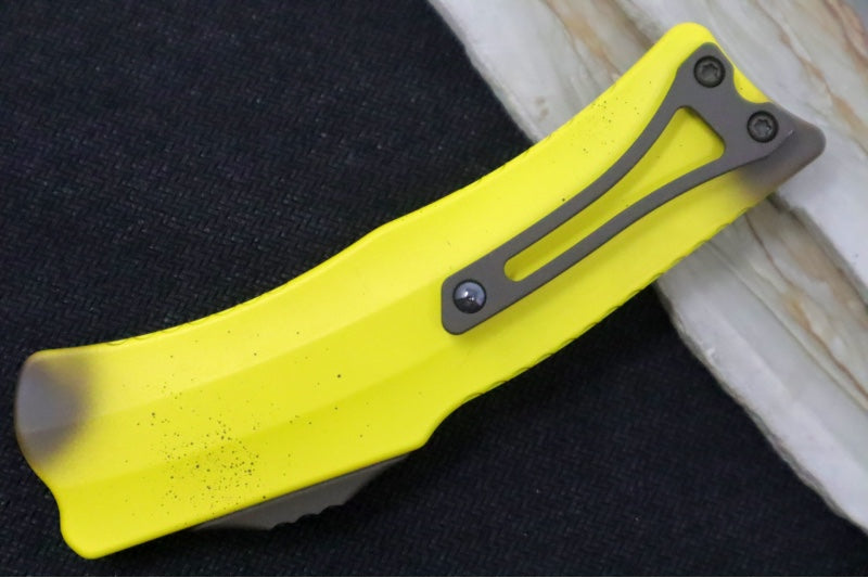 Heretic Knives Freshly Peeled Stabana OTF - Yellow & Brown Anodized Aluminum Handle / Yellow Cerakote Finish / Single Edge Hawkbill Style