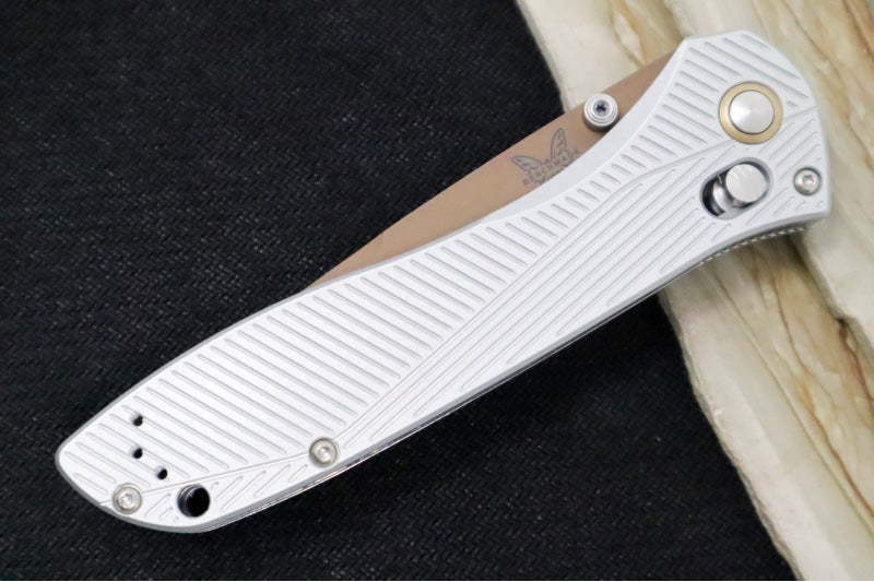 Benchmade 710FE-24 SEVEN | TEN  - Recurve Drop Point Blade / CPM-S90V Steel / Gray Machined Aluminum Handle / FDE PVD Accents